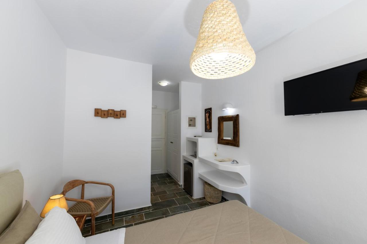 Nymfes Hotel Kamares  ภายนอก รูปภาพ